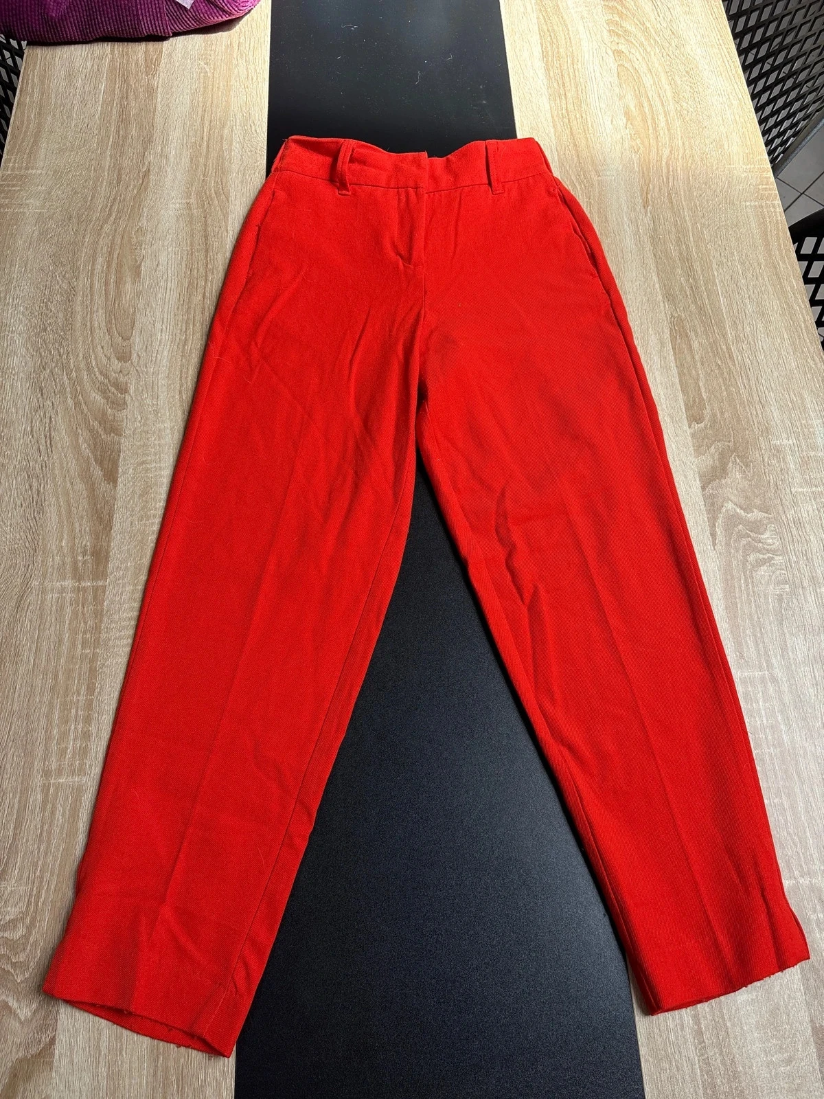 Pantalon rouge taille 36